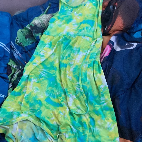 Girls dress medium - Picture 2 of 3